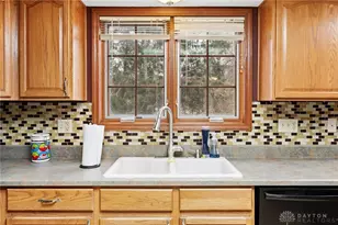 992 Spinning Rd, Dayton, OH 45431 - Photo 12