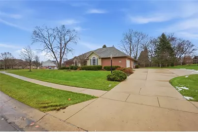 4254 Sarahs Way, Sugarcreek Twp, OH 45440 - Photo 4