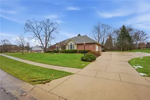 4254 Sarahs Way, Sugarcreek Twp, OH 45440 - Photo 4