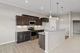 411 Bandon Dunes Ct, Lebanon, OH 45036 - Photo 2