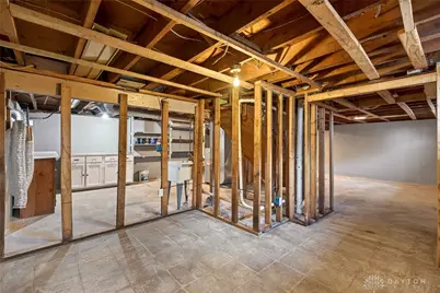 630 Alexander Drive, Dayton, OH 45403 - Photo 32