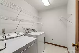 45 Colony Park Dr, Troy, OH 45373 - Photo 32