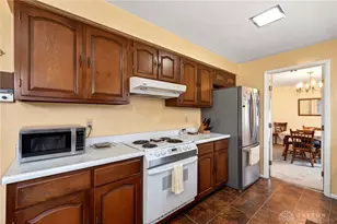 808 Fairgrove Way, Trotwood, OH 45426 - Photo 16