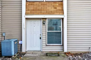 1218 Robbins Run Ct, Dayton, OH 45458 - Photo 4