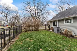 861 Gardner Rd, Dayton, OH 45429 - Photo 36