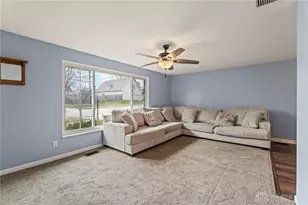 861 Gardner Rd, Dayton, OH 45429 - Photo 8