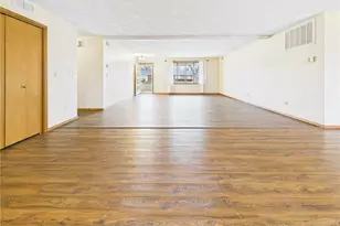 126 Royal Oaks Dr, Greenville, OH 45331 - Photo 8