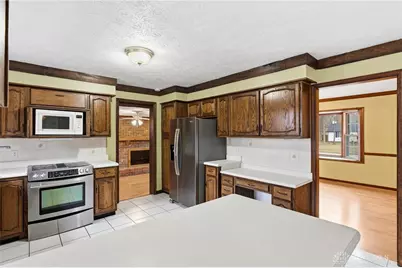 9644 Bridlewood Trail, Dayton, OH 45458 - Photo 16