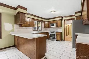 9644 Bridlewood Trail, Dayton, OH 45458 - Photo 14