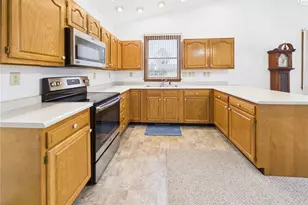 140 Dwyer Ave, Greenville, OH 45331 - Photo 4