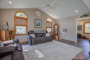 805 Brande Dr, Eaton, OH 45320 - Photo 4