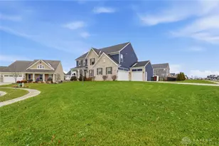 3640 Magnolia Trace Dr, Bellbrook, OH 45305 - Photo 4