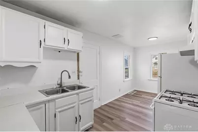 2942 Melbourne Avenue, Dayton, OH 45417 - Photo 12