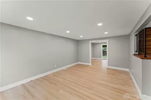 7371 Damascus Dr, Dayton, OH 45424 - Photo 6