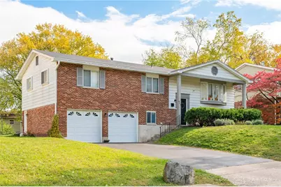 852 Crestmont Drive, Beavercreek, OH 45431 - Photo 2