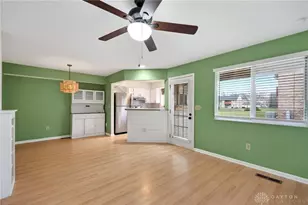 404 Waterfront Pl, Dayton, OH 45458 - Photo 6