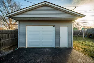 4304 Harbison St, Dayton, OH 45439 - Photo 38