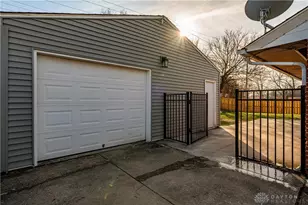 4518 Harbison St, Dayton, OH 45439 - Photo 38