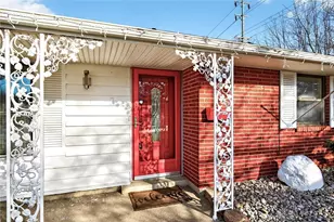 2185 Bending Willow Dr, Kettering, OH 45440 - Photo 2