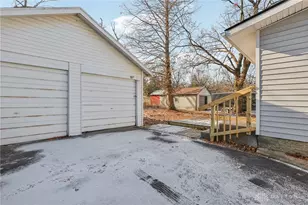 322 Heikes Ave, Dayton, OH 45405 - Photo 6