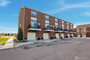 1101 Parklake Row, Springboro, OH 45066 - Photo 2