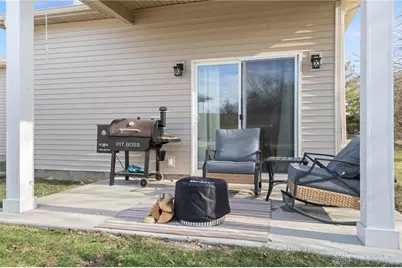 140 Allison Court, Englewood, OH 45322 - Photo 6