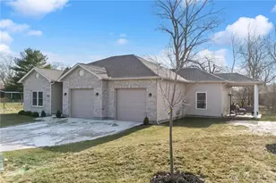 140 Allison Ct, Englewood, OH 45322 - Photo 2