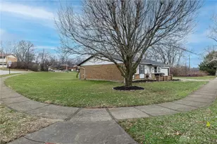 1107 King Richard Pkwy, West Carrollton, OH 45449 - Photo 26