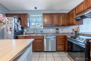 1107 King Richard Pkwy, West Carrollton, OH 45449 - Photo 6