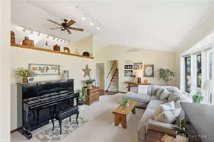 1927 Robinhood Dr, Miamisburg, OH 45342 - Photo 8