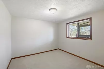 1927 Robinhood Drive, Miamisburg, OH 45342 - Photo 32