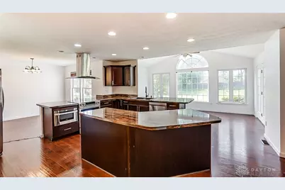 3589 Queen Victoria Court, Beavercreek, OH 45431 - Photo 8