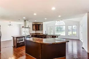 3589 Queen Victoria Ct, Beavercreek, OH 45431 - Photo 8