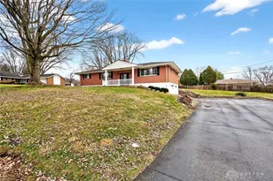 2705 Blue Rock Dr, Beavercreek, OH 45434 - Photo 2