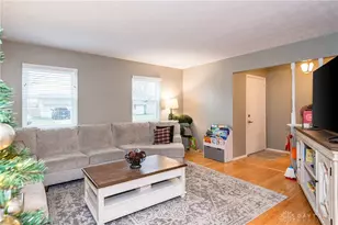 825 Hawthorne Dr, Tipp City, OH 45371 - Photo 6