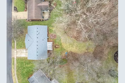 825 Hawthorne Drive, Tipp City, OH 45371 - Photo 32