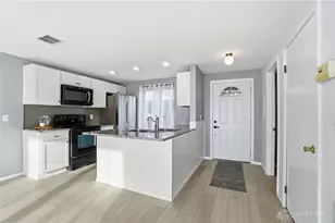 8395 Hawks Nest Ct, Washington Twp, OH 45458 - Photo 2