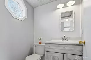 8395 Hawks Nest Ct, Washington Twp, OH 45458 - Photo 6