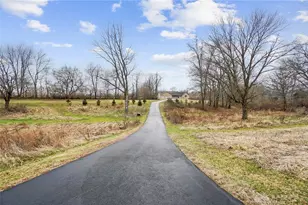 4269 Pansy Rd, Clarksville, OH 45133 - Photo 2