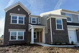 2699 Golden Leaf Dr, Beavercreek, OH 45431 - Photo 1