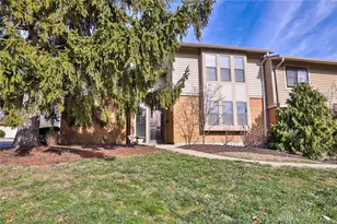 10 Woodside Ct, Springdale, OH 45246 - Photo 1