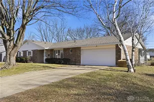 1894 Willowgreen Dr, Beavercreek, OH 45432 - Photo 2