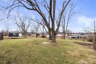 2537 Pinegrove Dr, Dayton, OH 45449 - Photo 26