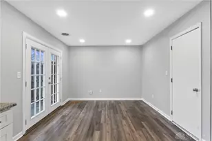 2537 Pinegrove Dr, Dayton, OH 45449 - Photo 12