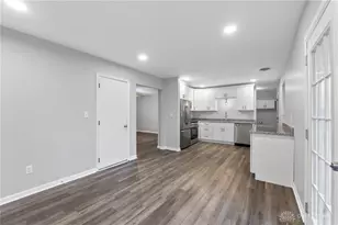 2537 Pinegrove Dr, Dayton, OH 45449 - Photo 14