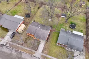 2537 Pinegrove Dr, Dayton, OH 45449 - Photo 32