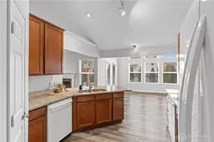 1201 Greystone Cir, Vandalia, OH 45414 - Photo 20