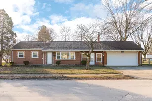 111 Parkgrove Dr, Englewood, OH 45322 - Photo 2