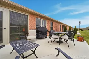 1188 E Bentley Cir, Troy, OH 45373 - Photo 4