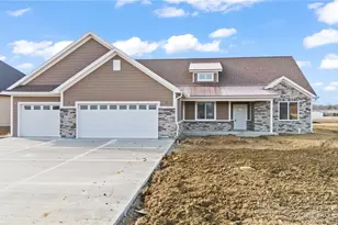 2672 Pleasant View Dr, Troy, OH 45373 - Photo 2